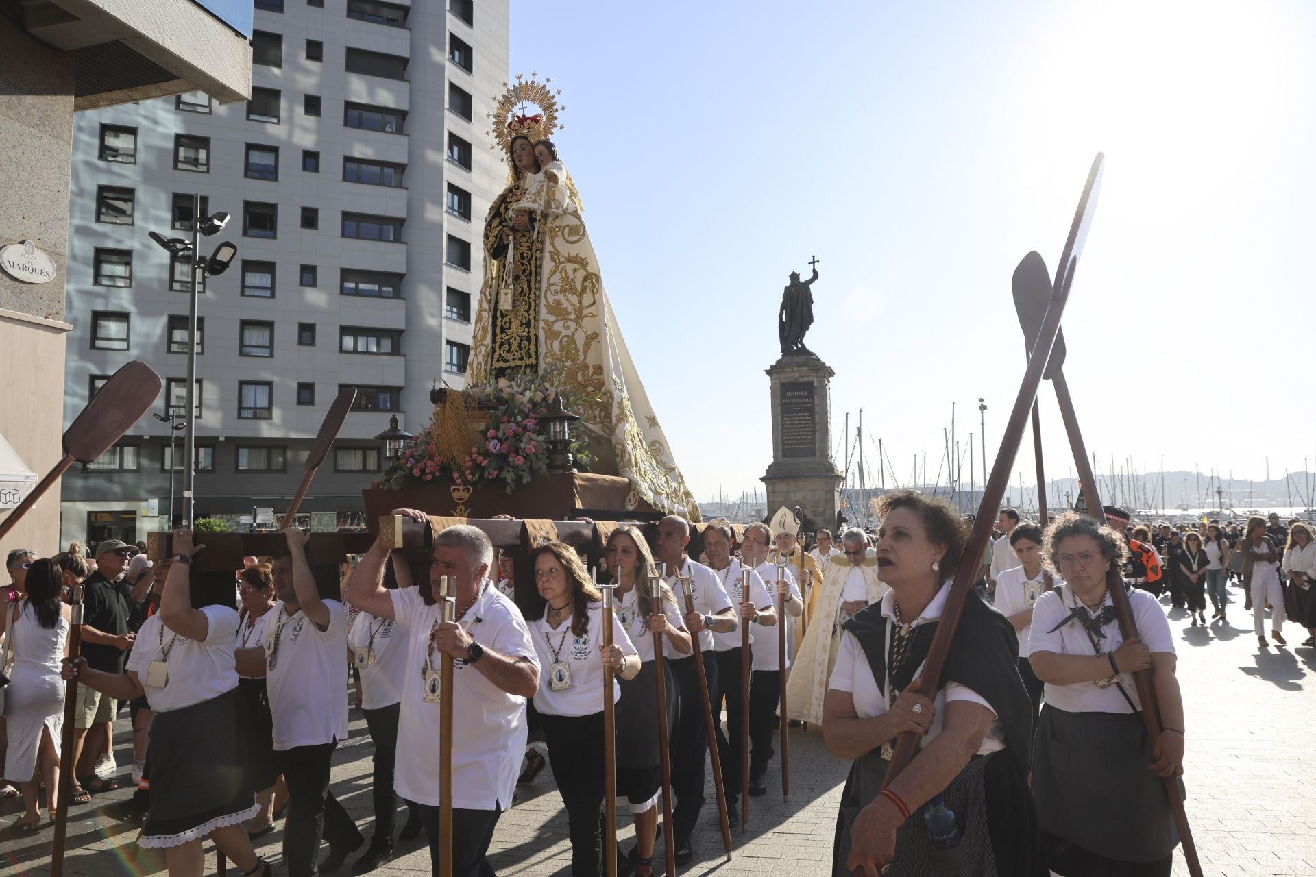 Gijón celebra la procesión marinera de la Virgen del Carmen