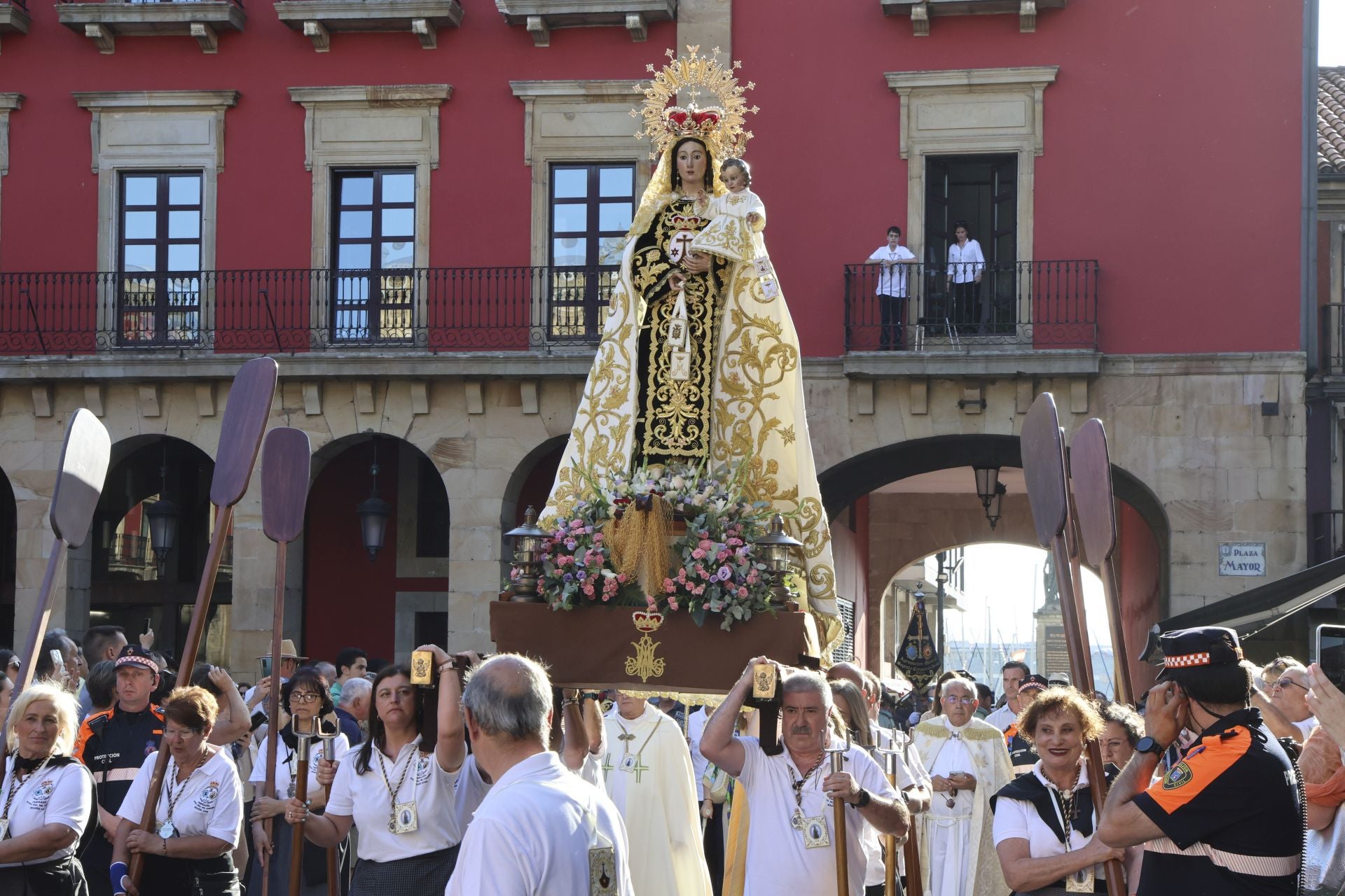 Gijón celebra la procesión marinera de la Virgen del Carmen