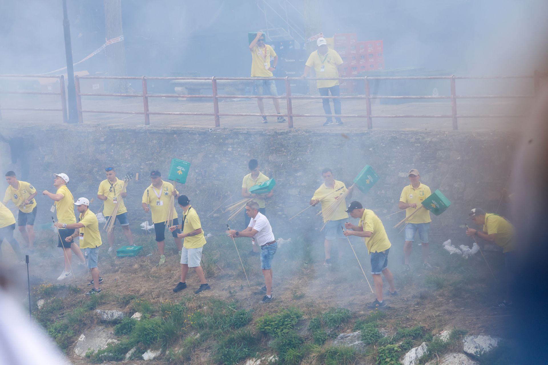Cangas del Narcea estalla con las Fiestas del Carmen y La Descarga