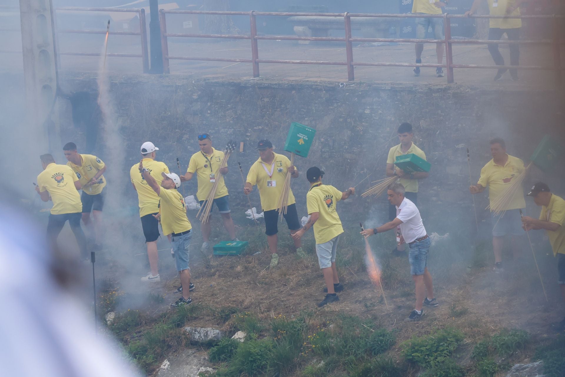 Cangas del Narcea estalla con las Fiestas del Carmen y La Descarga