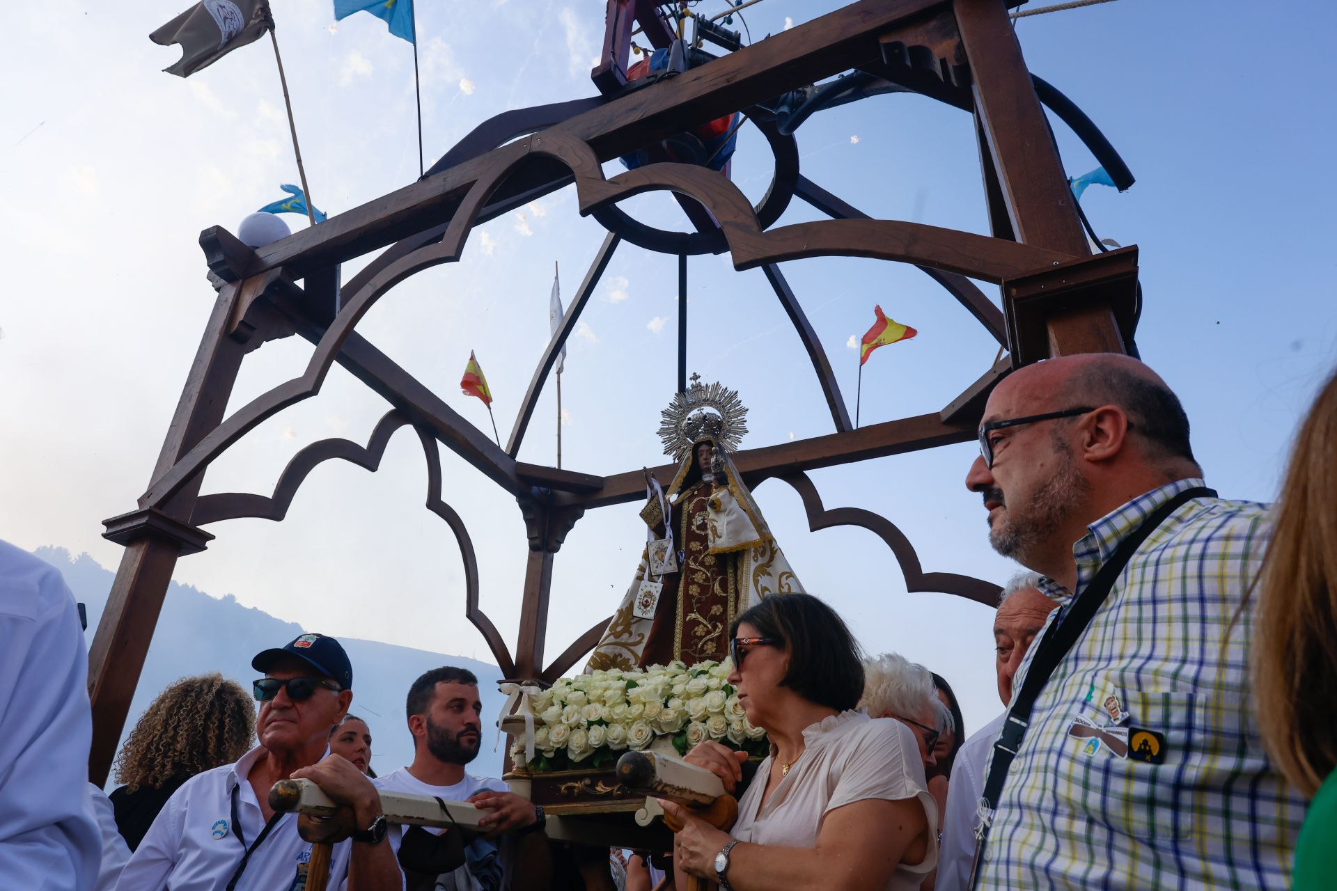 Cangas del Narcea estalla con las Fiestas del Carmen y La Descarga
