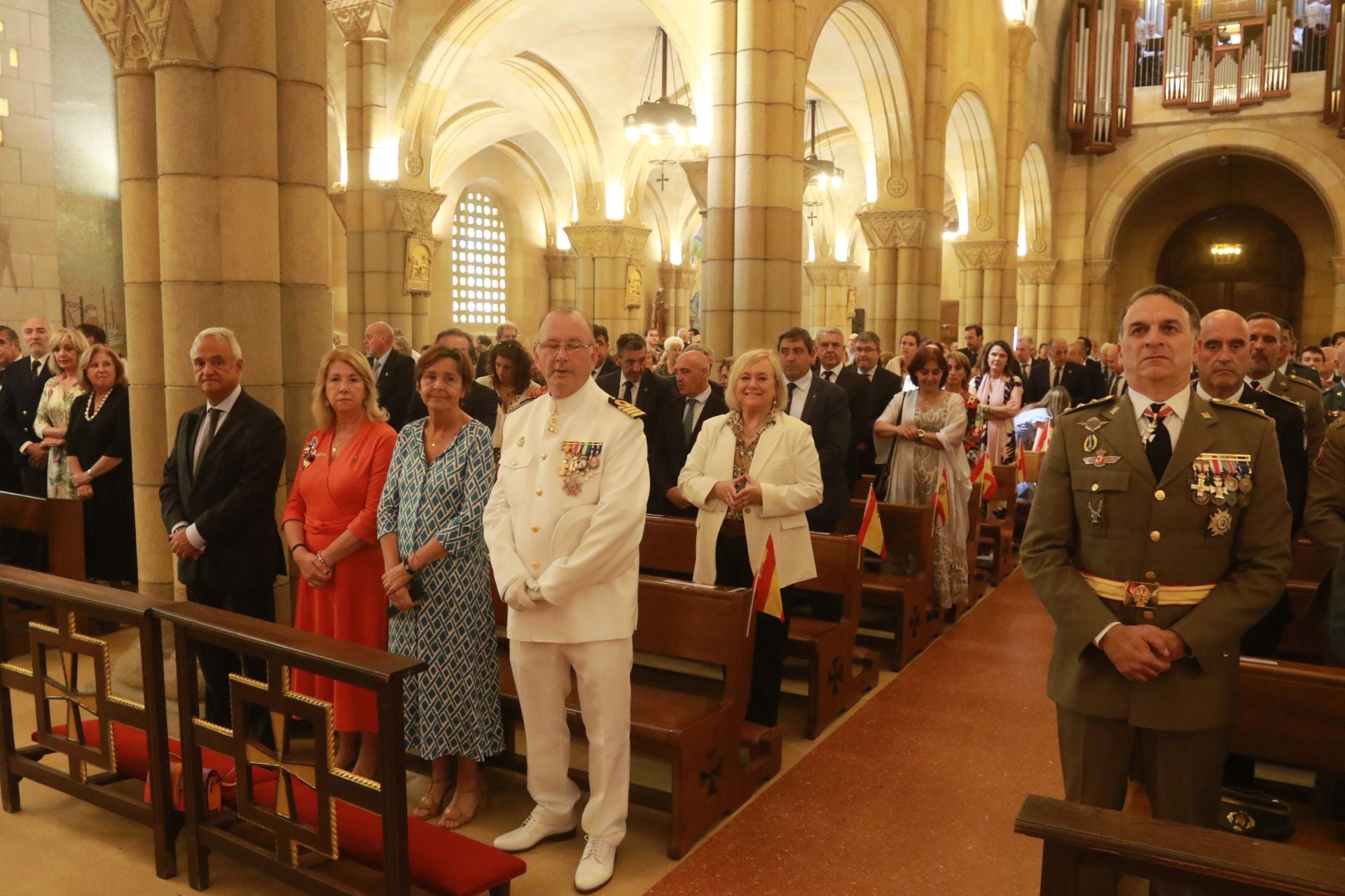 La Armada honra a la Virgen del Carmen en Gijón