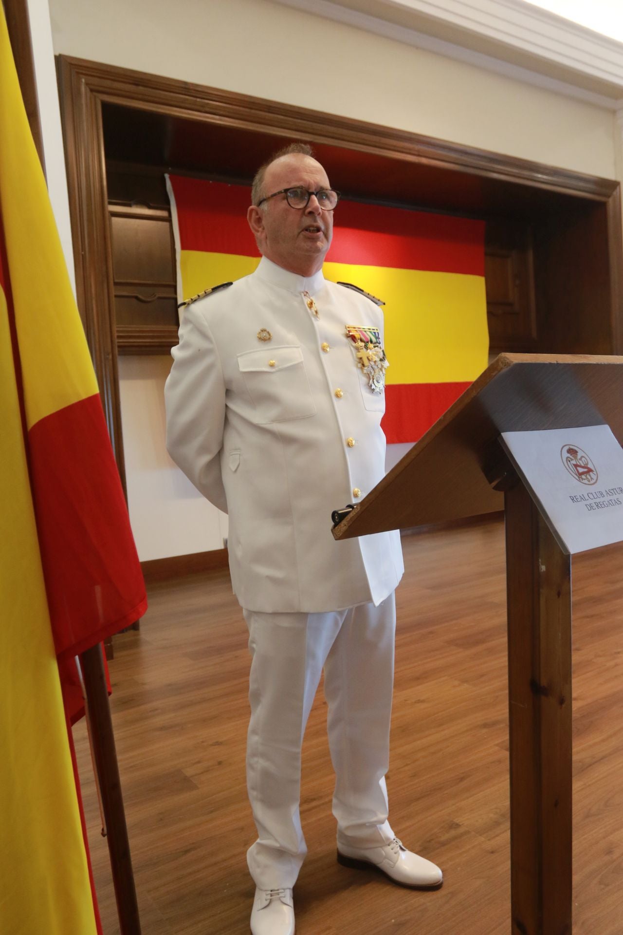 La Armada honra a la Virgen del Carmen en Gijón