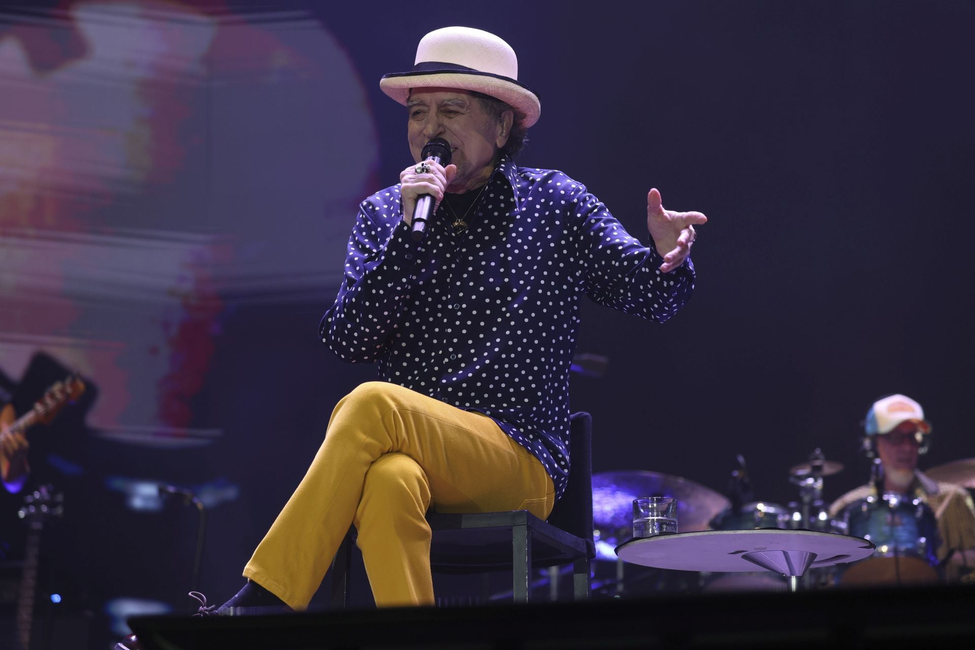Gijón se rinde a Joaquín Sabina