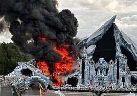 El incendio en el escenario principal del festival Tomorrowland.