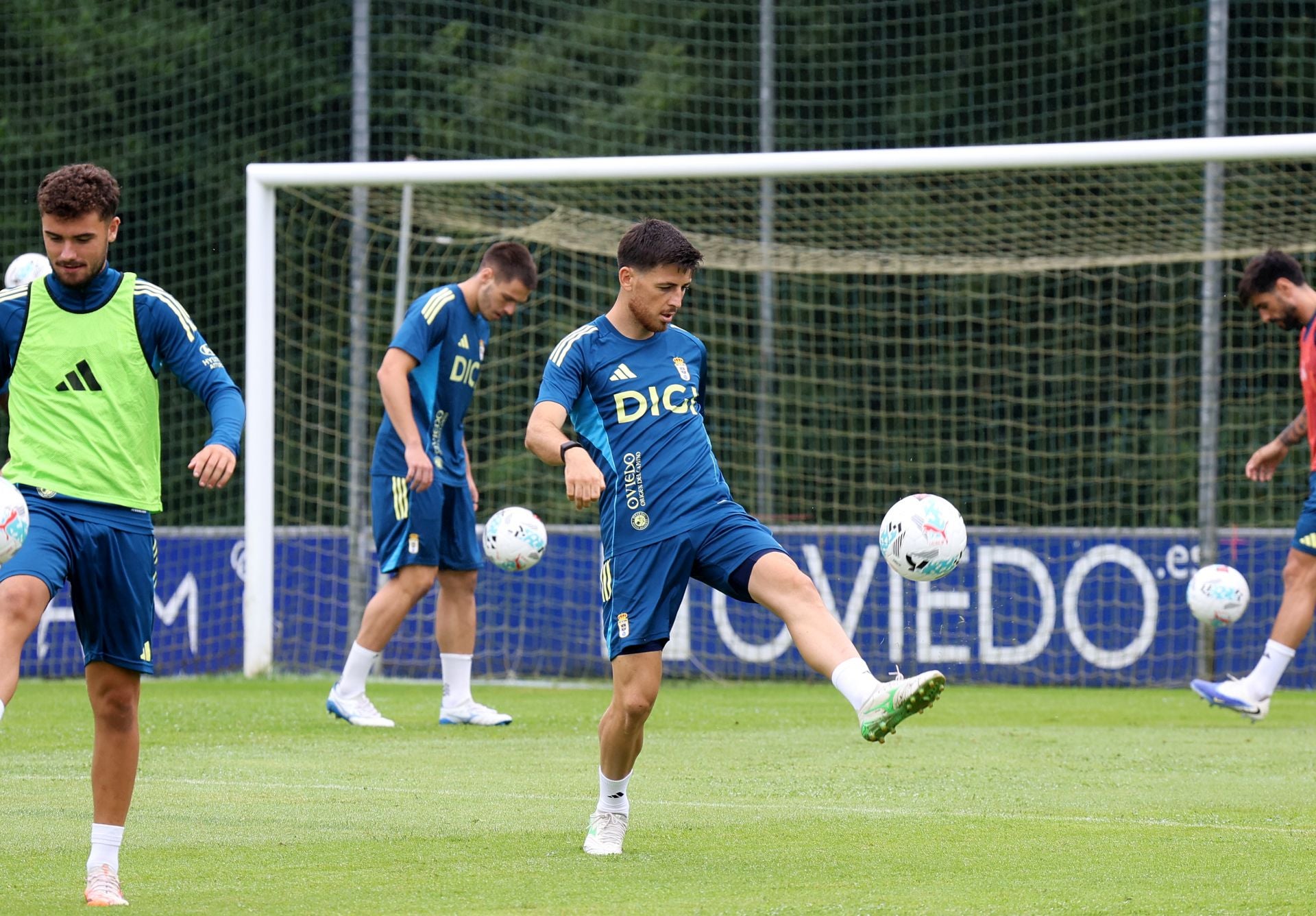 El Real Oviedo y su entrenamiento en El Requexón este 18 de julio