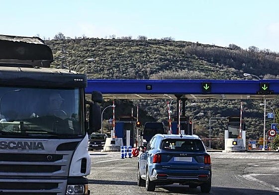 Peaje de la utopista del Huerna.
