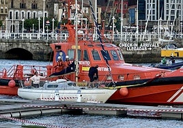 Salvamento Marítimo auxilió a los tres tripulantes.