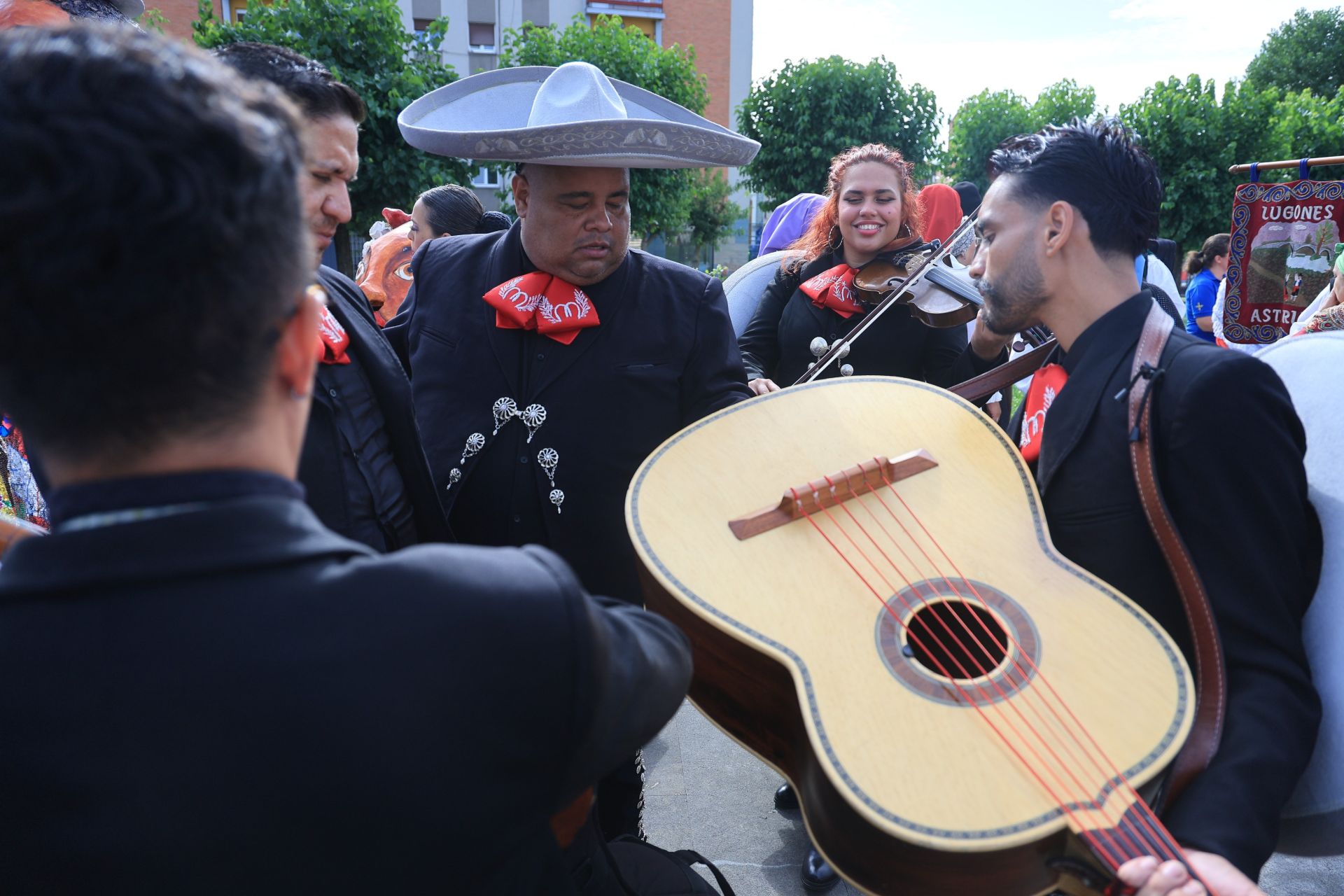 Danzas que entrelazan culturas en La Pola
