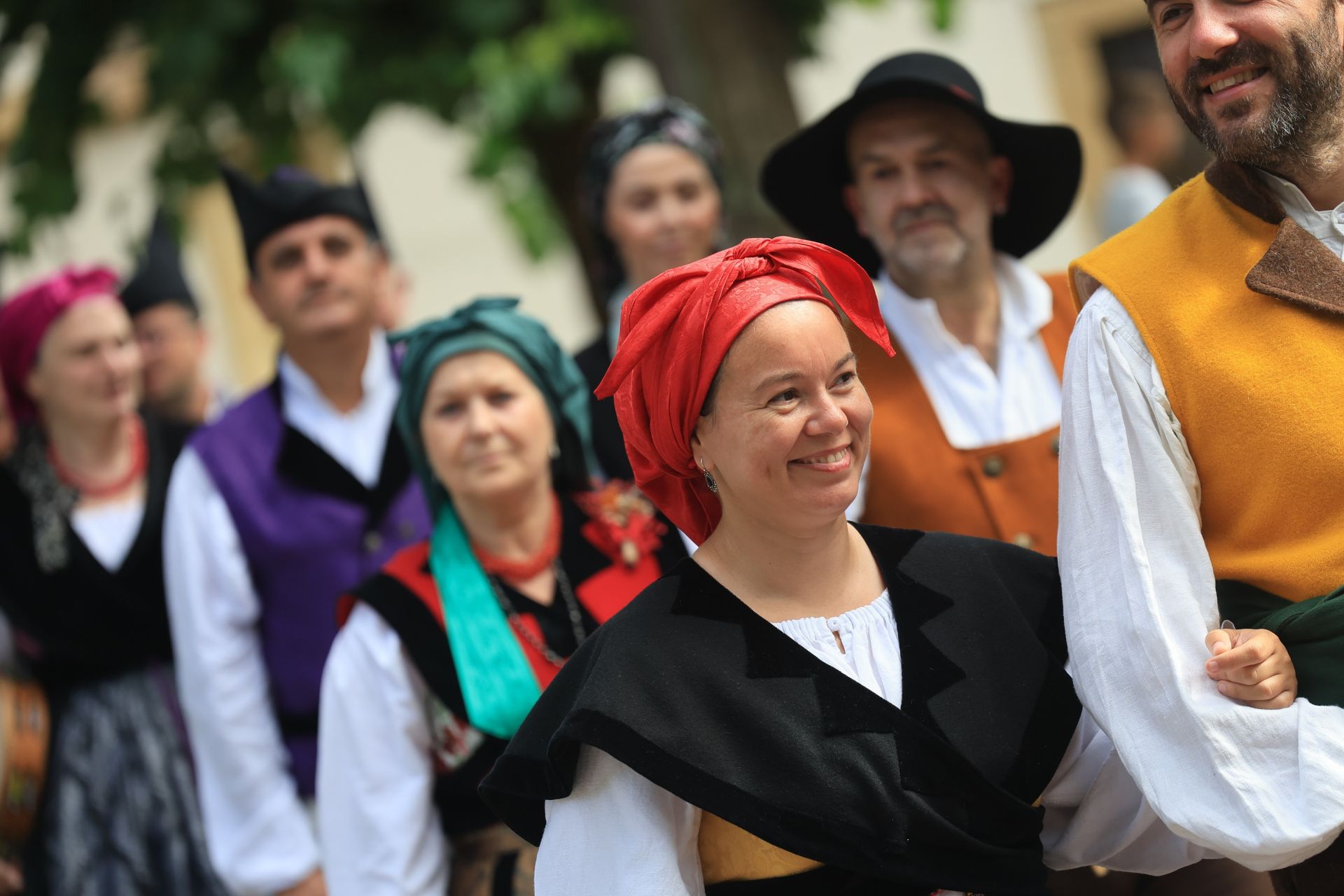 Danzas que entrelazan culturas en La Pola