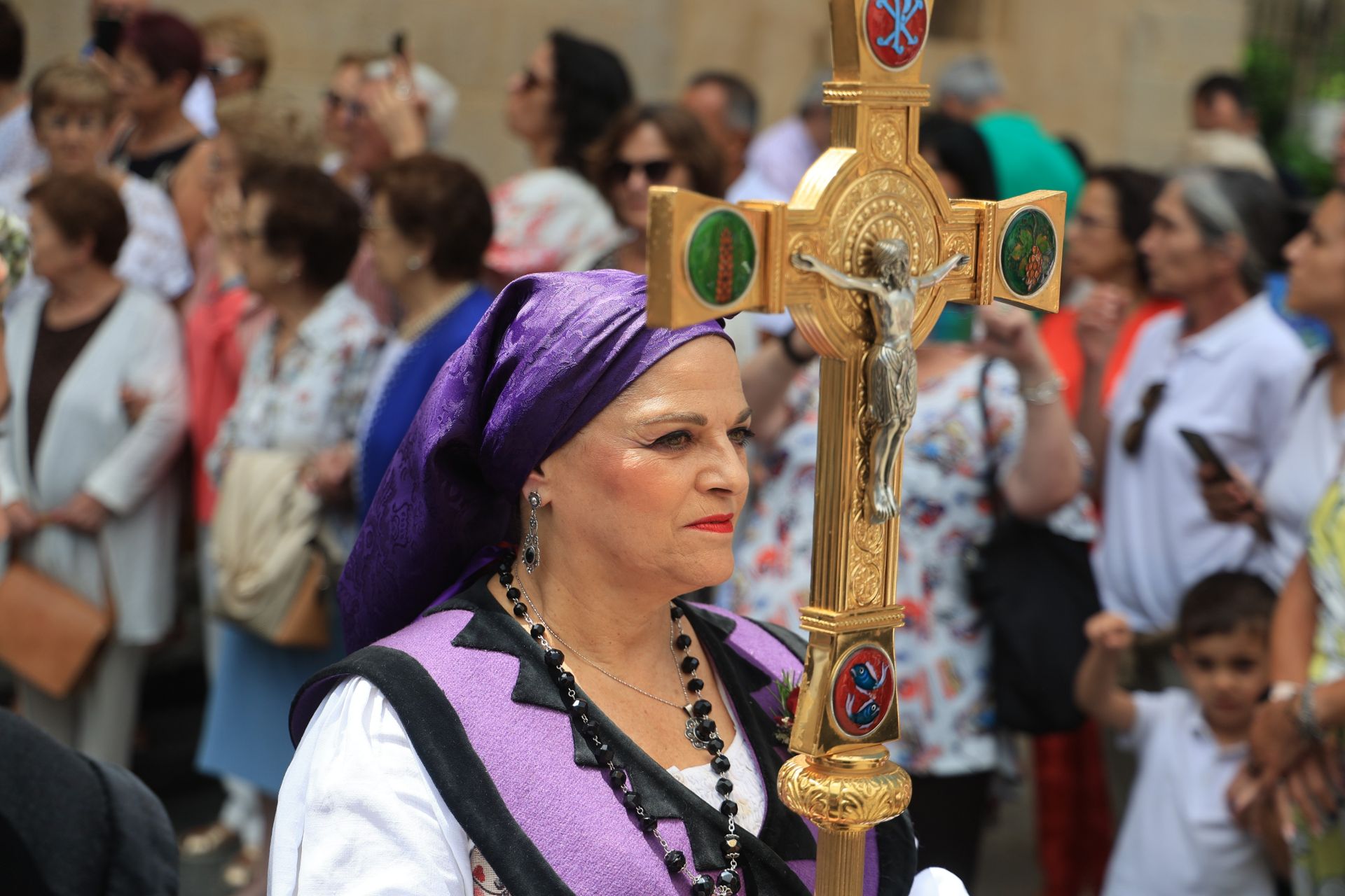 El Carmín de La Pola: misa y procesión antes de la romería
