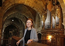 La organista Susana García Lastra, en Valdediós.