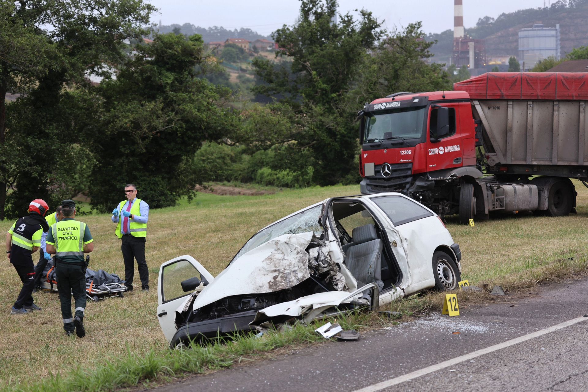 Las imágenes del accidente en Carreño que deja un fallecido