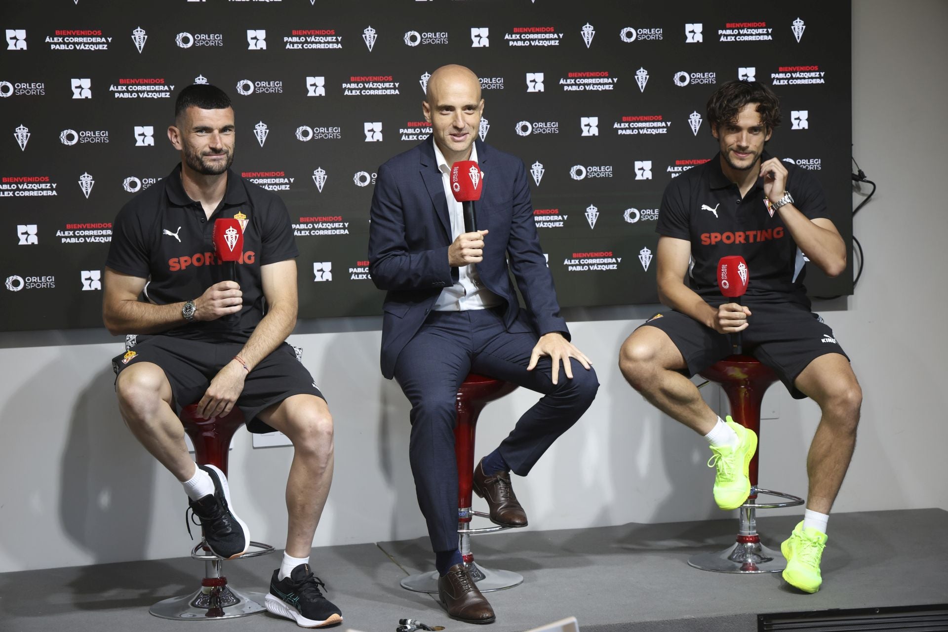 Así fue la presentación oficial de Álex Corredera y Pablo Vázquez en el Sporting
