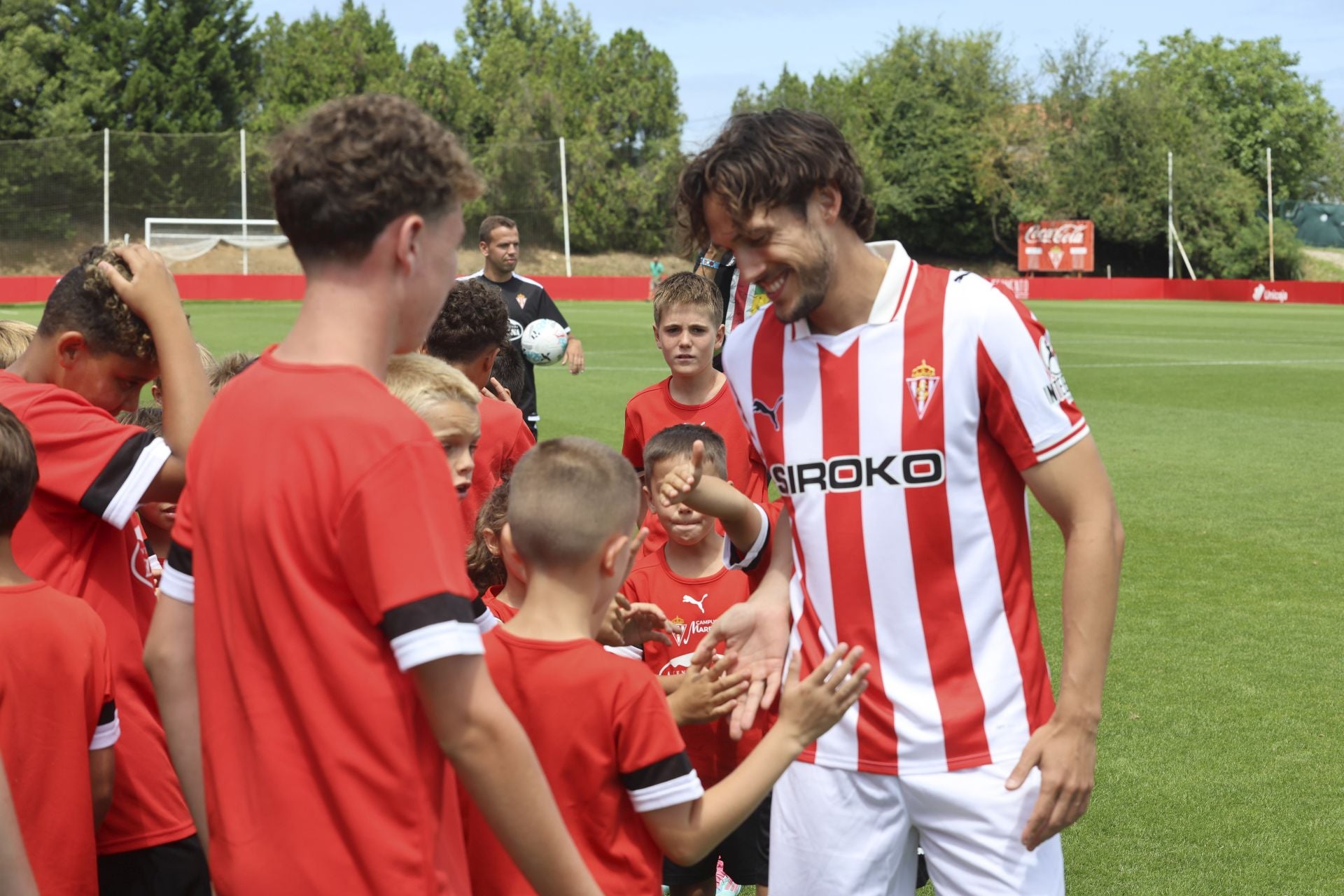 Así fue la presentación oficial de Álex Corredera y Pablo Vázquez en el Sporting