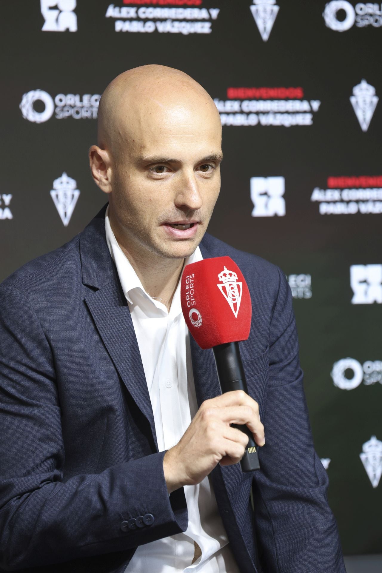 Así fue la presentación oficial de Álex Corredera y Pablo Vázquez en el Sporting