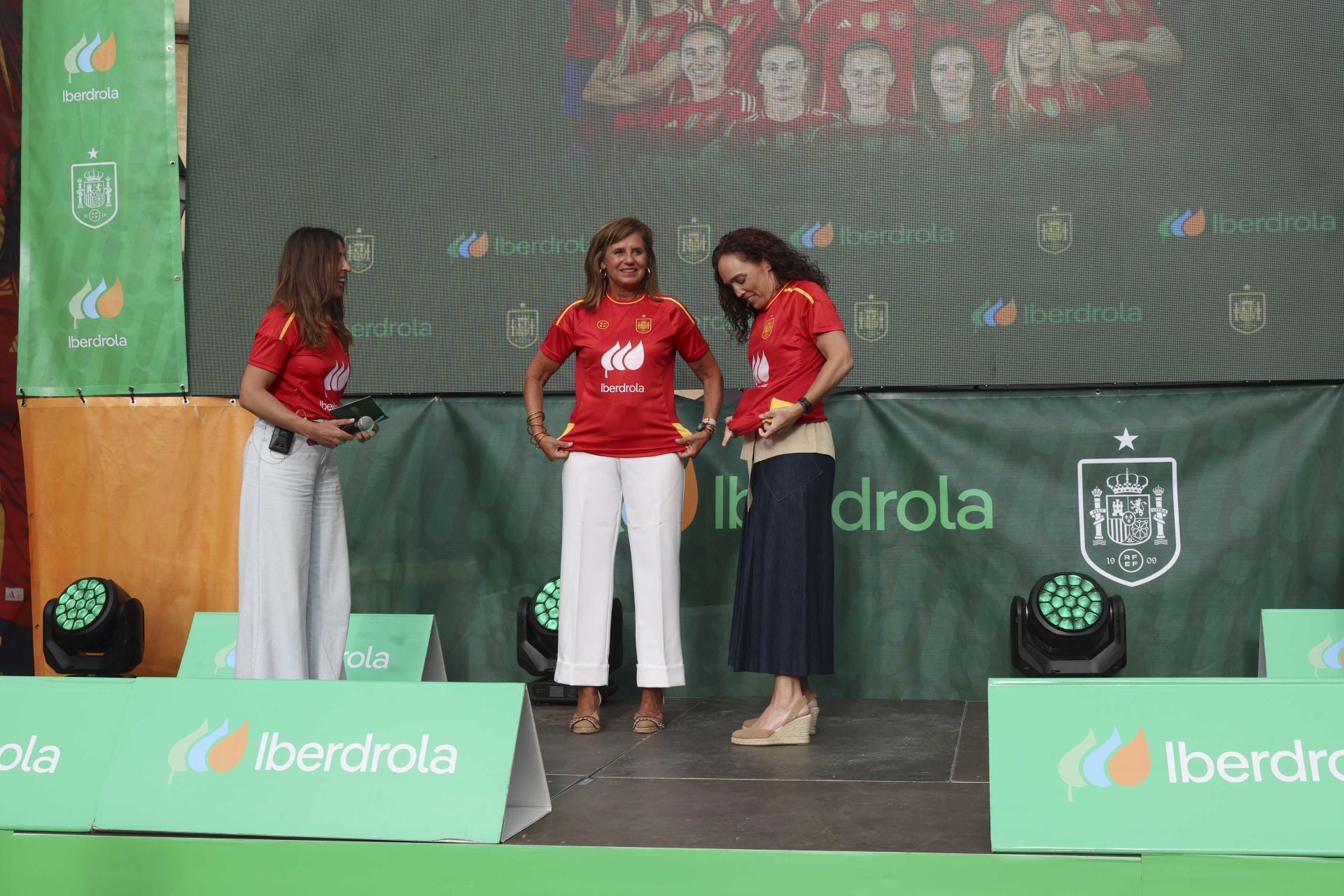 Oviedo se vuelca con la Selección española femenina