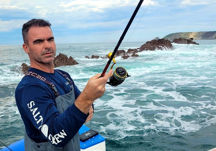 «En la mar y por el mundo siempre llevo a Langreo y Asturias conmigo»