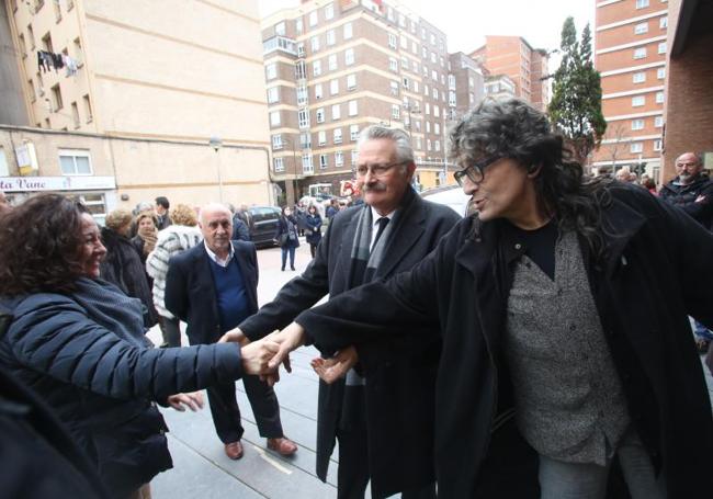 Trevín, en el funeral de su madre, Carlota Lombán, en 2017.