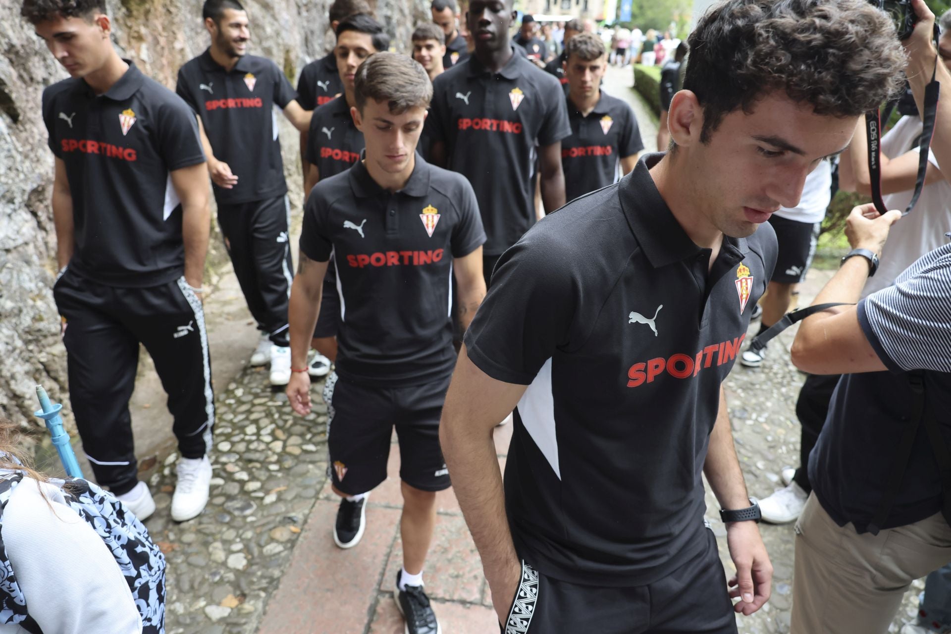 La Santina bendice la nueva temporada del Sporting de Gijón