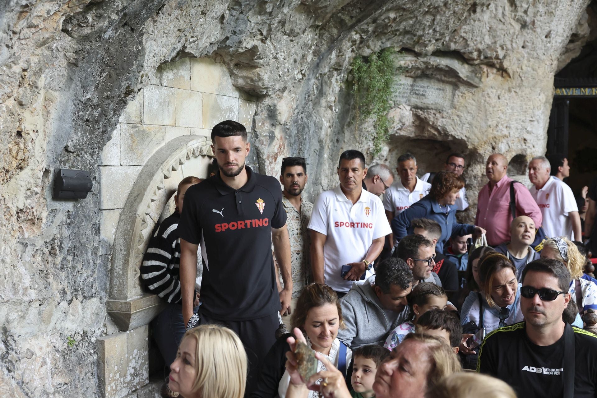 La Santina bendice la nueva temporada del Sporting de Gijón