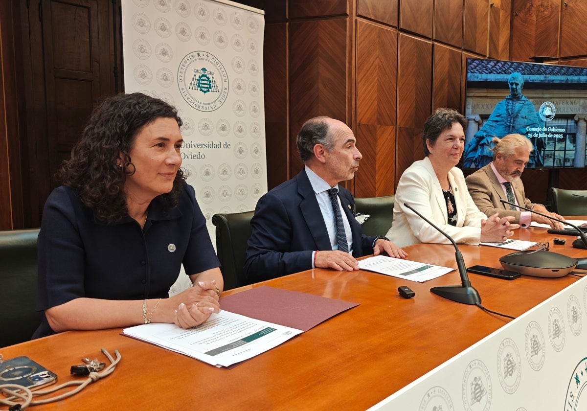 Irene Díaz, Ignacio Villaverde, Susana Luque y Juan Carlos San Pedro, en la rueda de prensa en la que informaron sobre los asuntos del Consejo de Gobierno.