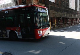 Un autobús urbano de Gijón.