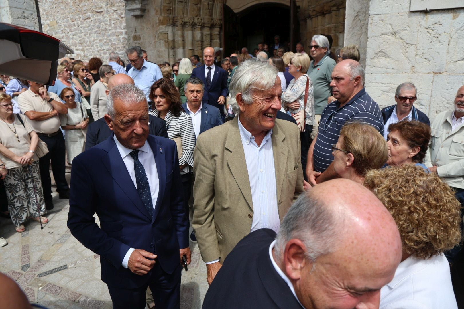 Emotivo adiós a Antonio Trevín en Llanes