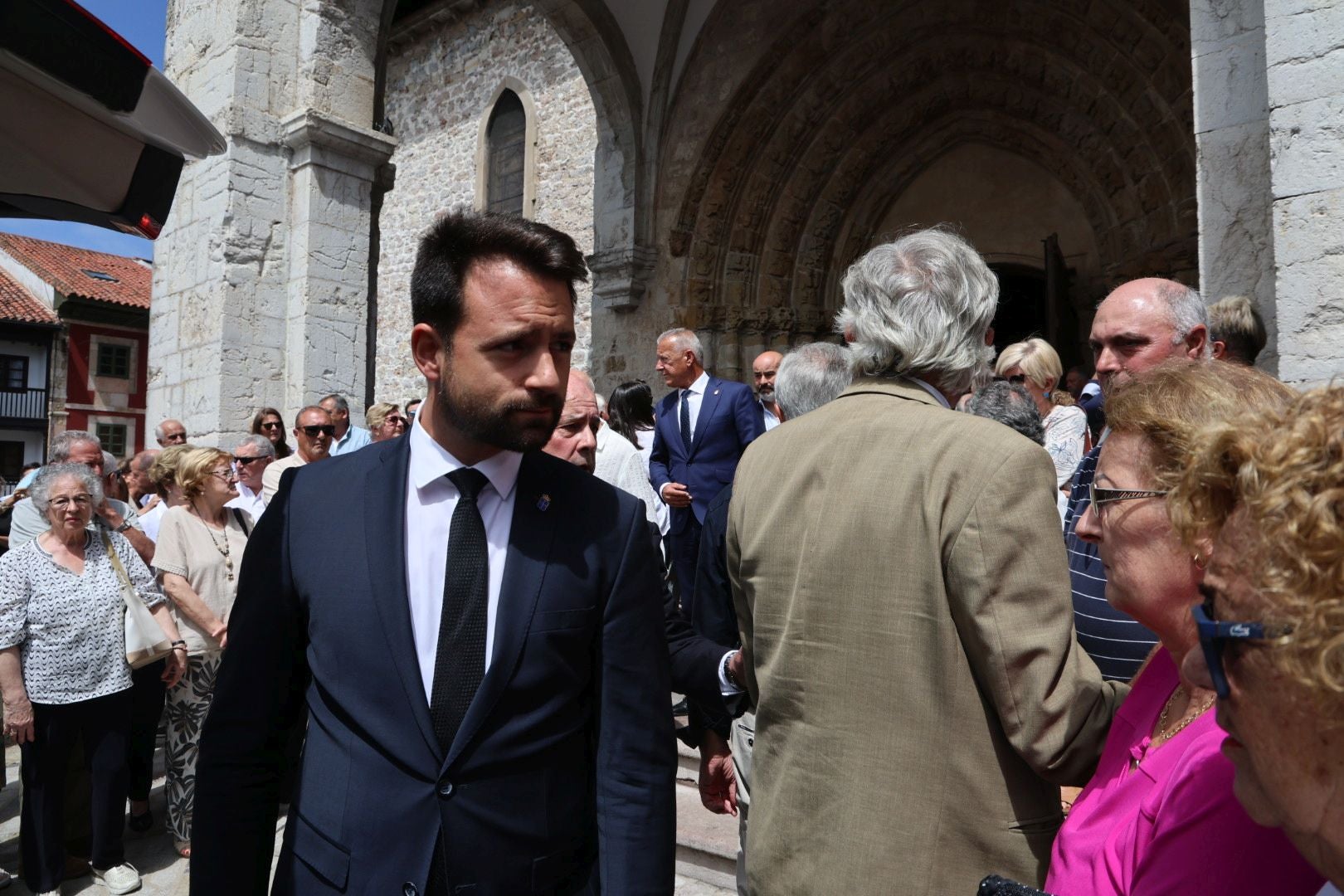 Emotivo adiós a Antonio Trevín en Llanes