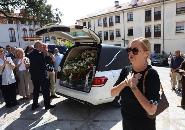 Llanes despidió con aplausos a su alcalde