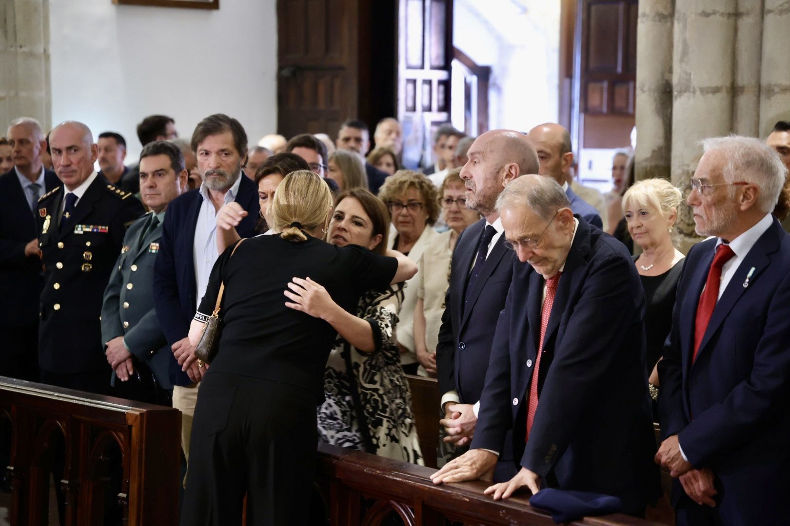 Emotivo adiós a Antonio Trevín en Llanes