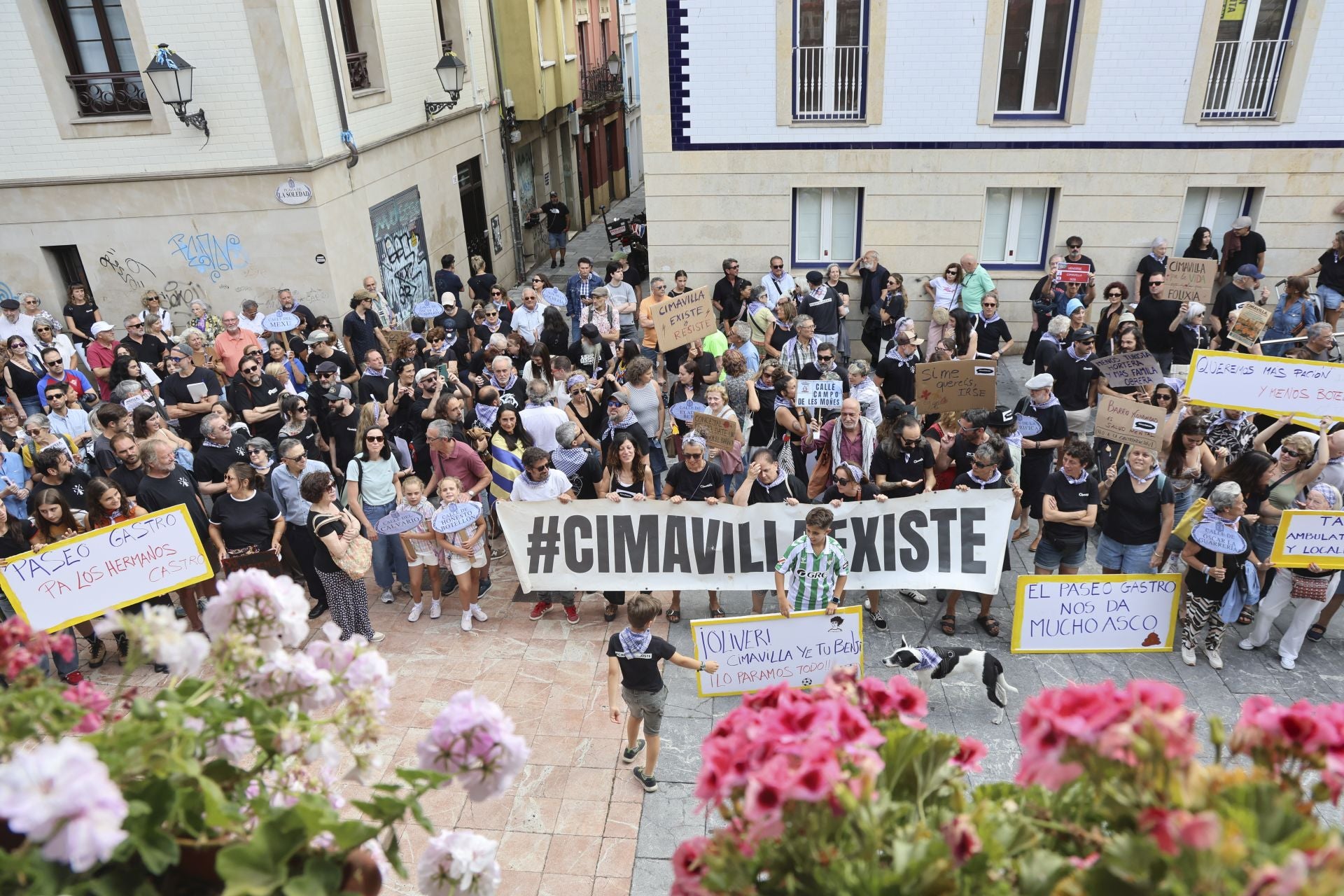 Cimavilla se moviliza contra el turismo masivo