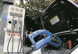 Punto de recarga para vehículos eléctricos en Gijón.