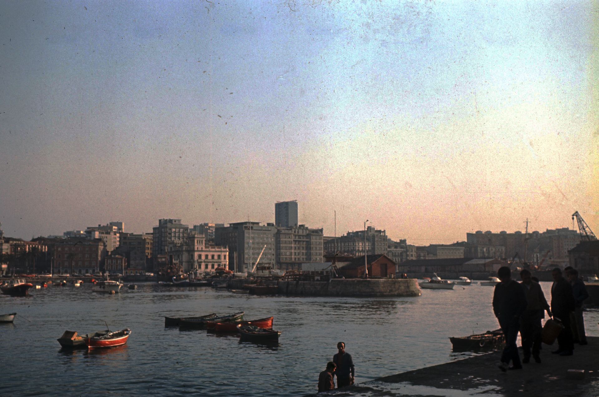 Atardecer en el Muelle. 1975