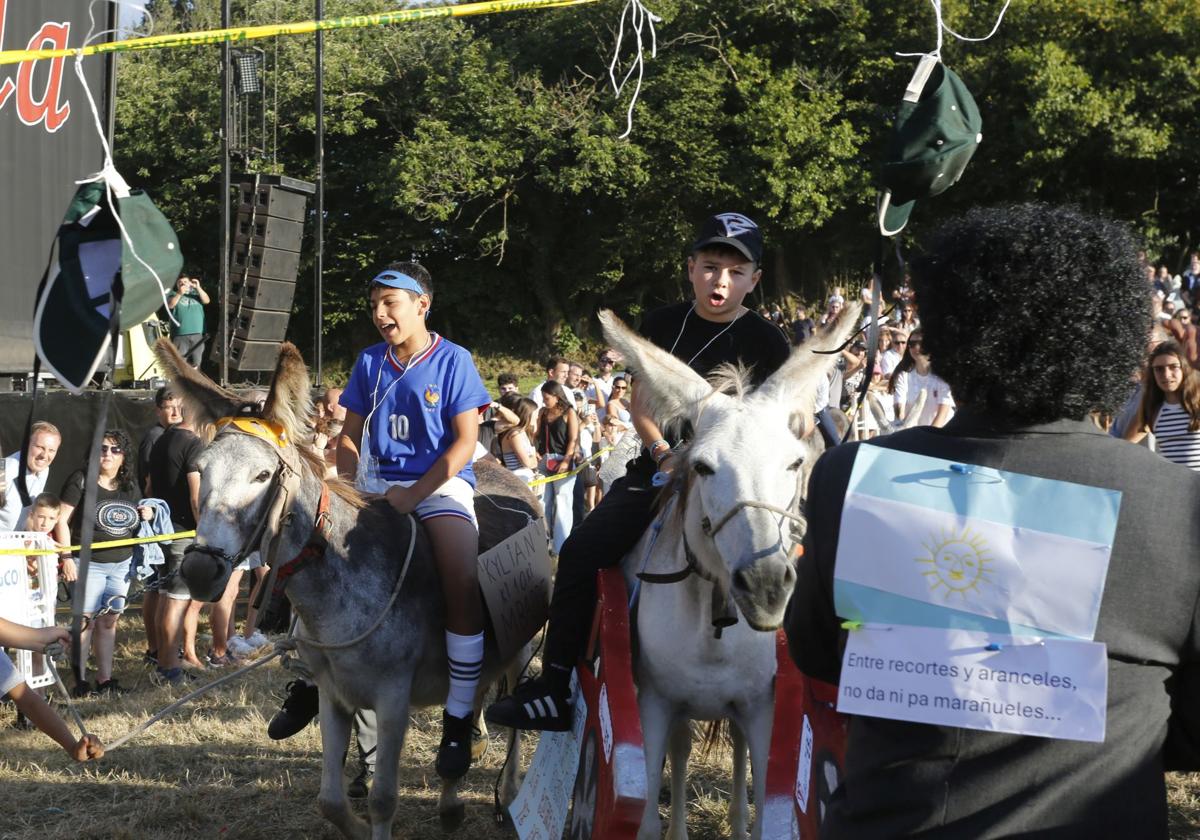 Desfile Folclórico de Burros