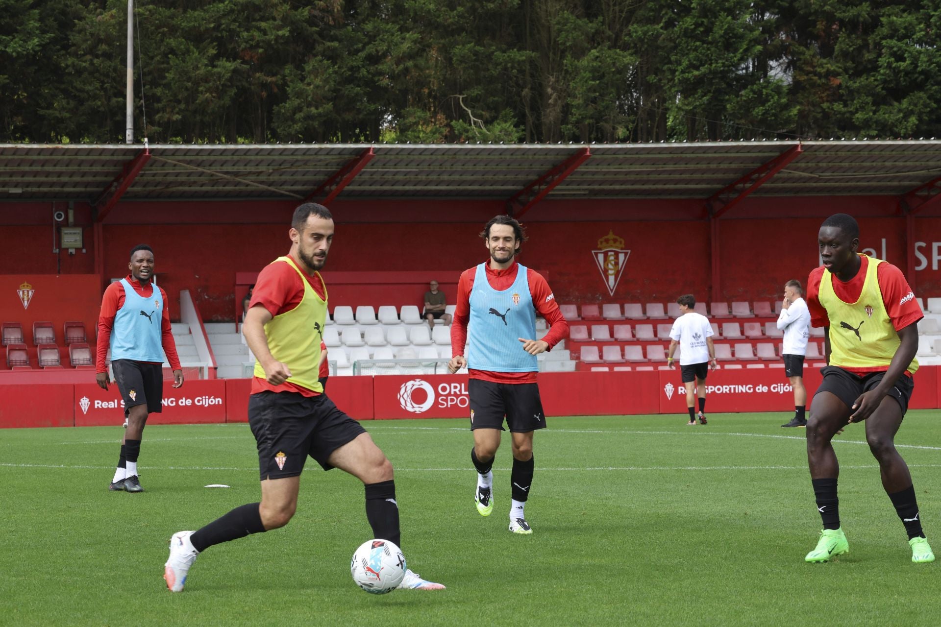 El entrenamiento del Sporting de Gijón de este 28 de julio, en imágenes