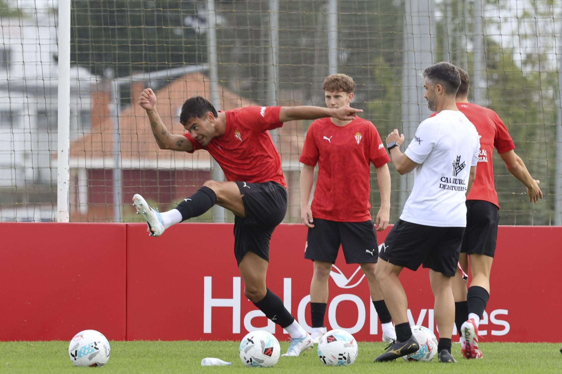 El entrenamiento del Sporting de Gijón de este 28 de julio, en imágenes