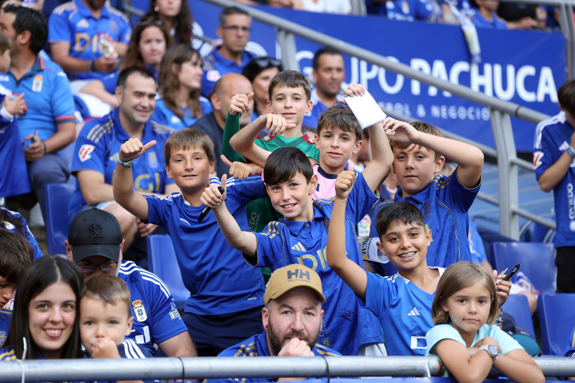 El oviedismo se entrega al Garra Real Fest
