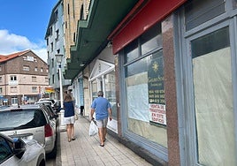 Locales de El Picu donde el Ayuntamiento pide que se instale un consultorio médico.