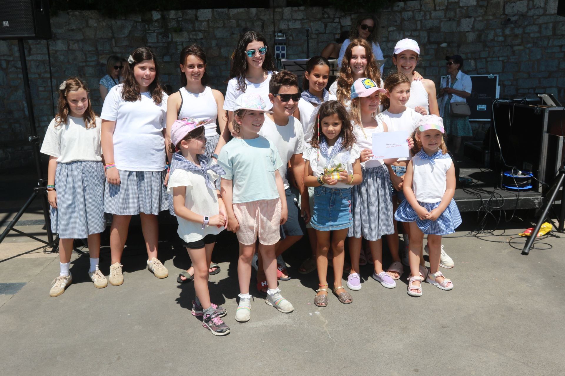 Juegos tradicionales y desfile por el Día de Asturias en Gijón