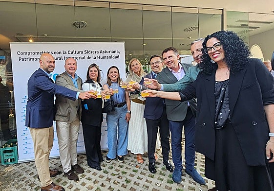 Jesús Martínez Salvador, Javier Martínez, Gimena Llamedo, María Calvo, Lara Martínez, Fernando Corral, José Luis Álvarez Almeida, Pedro López, Vanessa Gutiérrez.