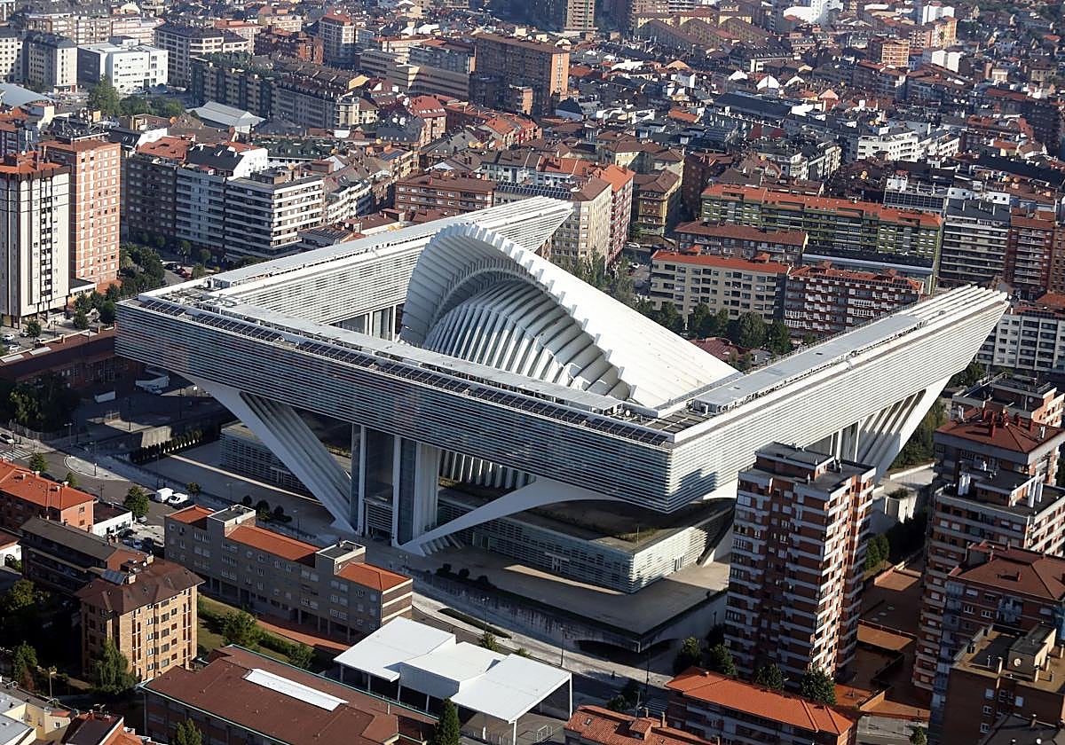 Así se ve Oviedo desde el helicóptero de la Policía Nacional