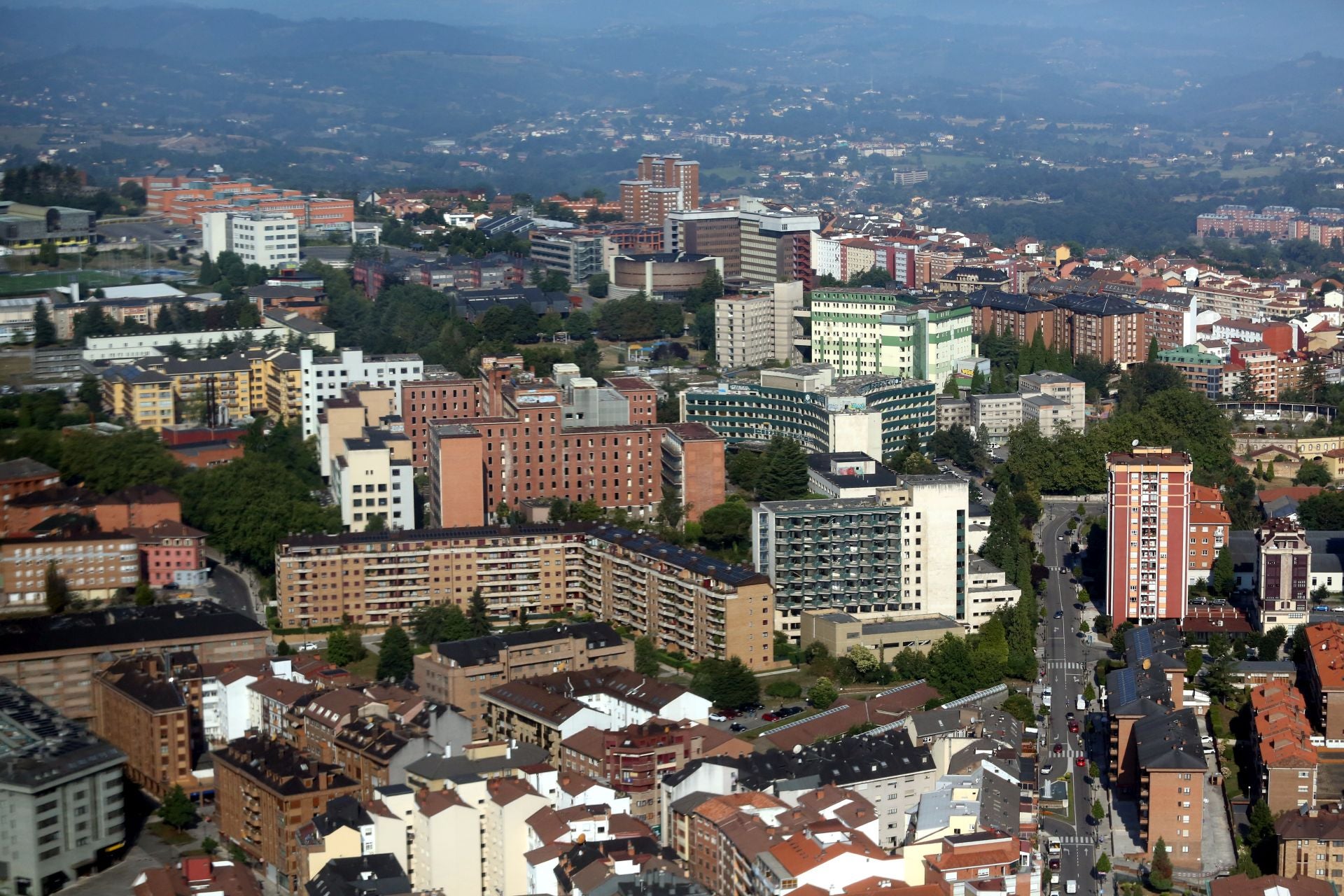 Así se ve Oviedo desde el helicóptero de la Policía Nacional