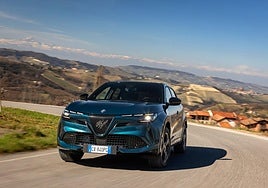 El Alfa Romeo Junio está disponible desde 30.000 euros sin descuentos.