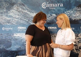 Patricia Ruiz Martínez, secretaria confederal de Salud General de la UGT, junto con Mar Celemín Santos, secretaria sindical de UGT Asturias.