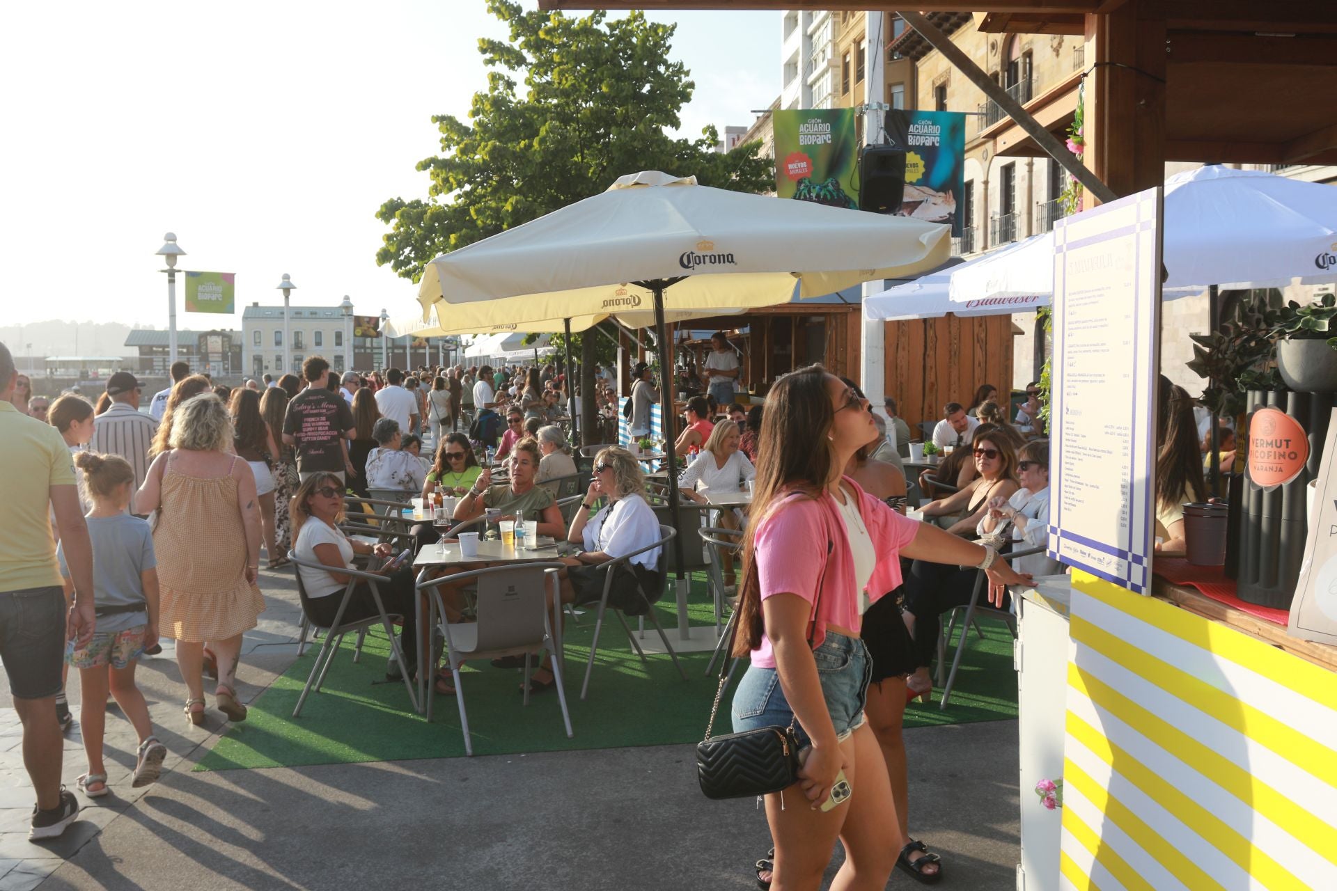 El Paseo Gastro de Gijón arranca con sus terrazas de Begoña y Cimavilla a tope