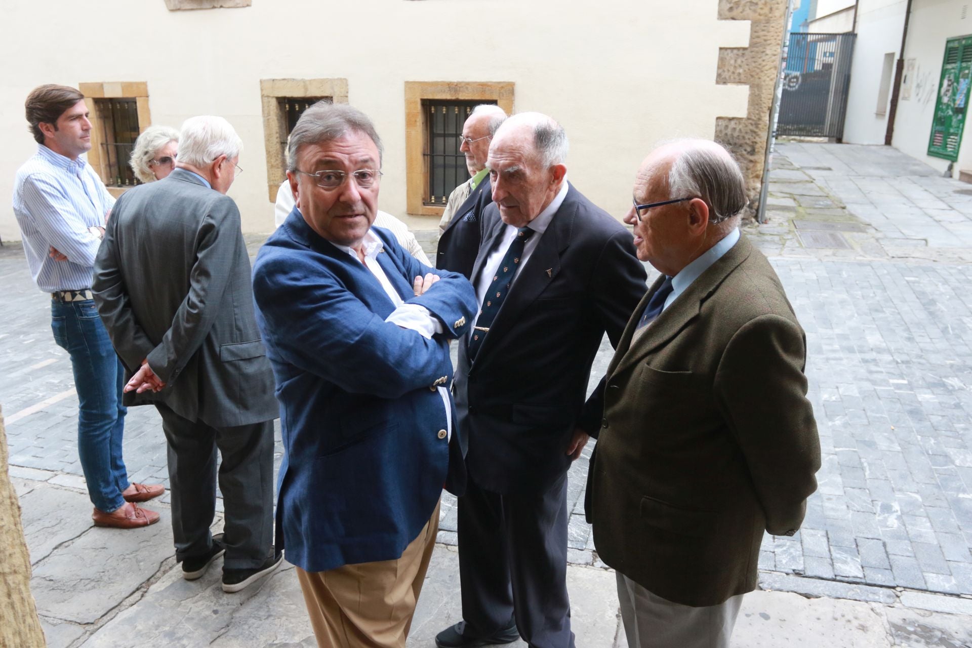 Así ha sido la ofrenda floral a Jovellanos en Gijón