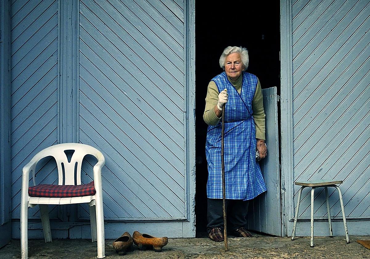 Hay poca presencia humana en las imágenes, pero también el paisanaje está presente.