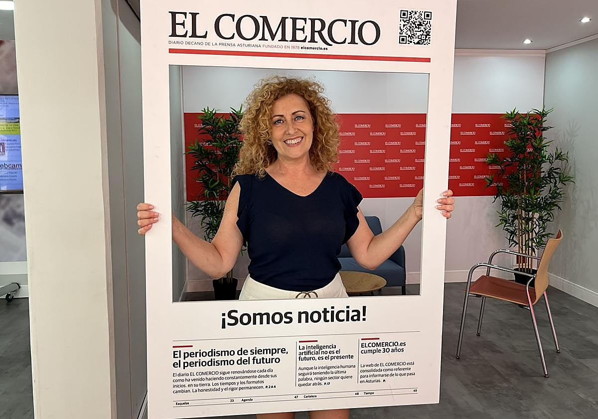 Mina Longo, pregonera de la Semana Grande, en el estand de EL COMERCIO en la Fidma.