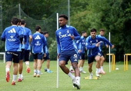 Hassan, en un entrenamiento del Real Oviedo.